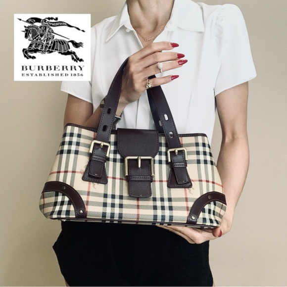 Burberry Handbags - Almost Brand New Burberry bag